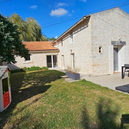 Le Gite De Malecot Gite Familial De 5 Personnes Coulon Dış mekan fotoğraf